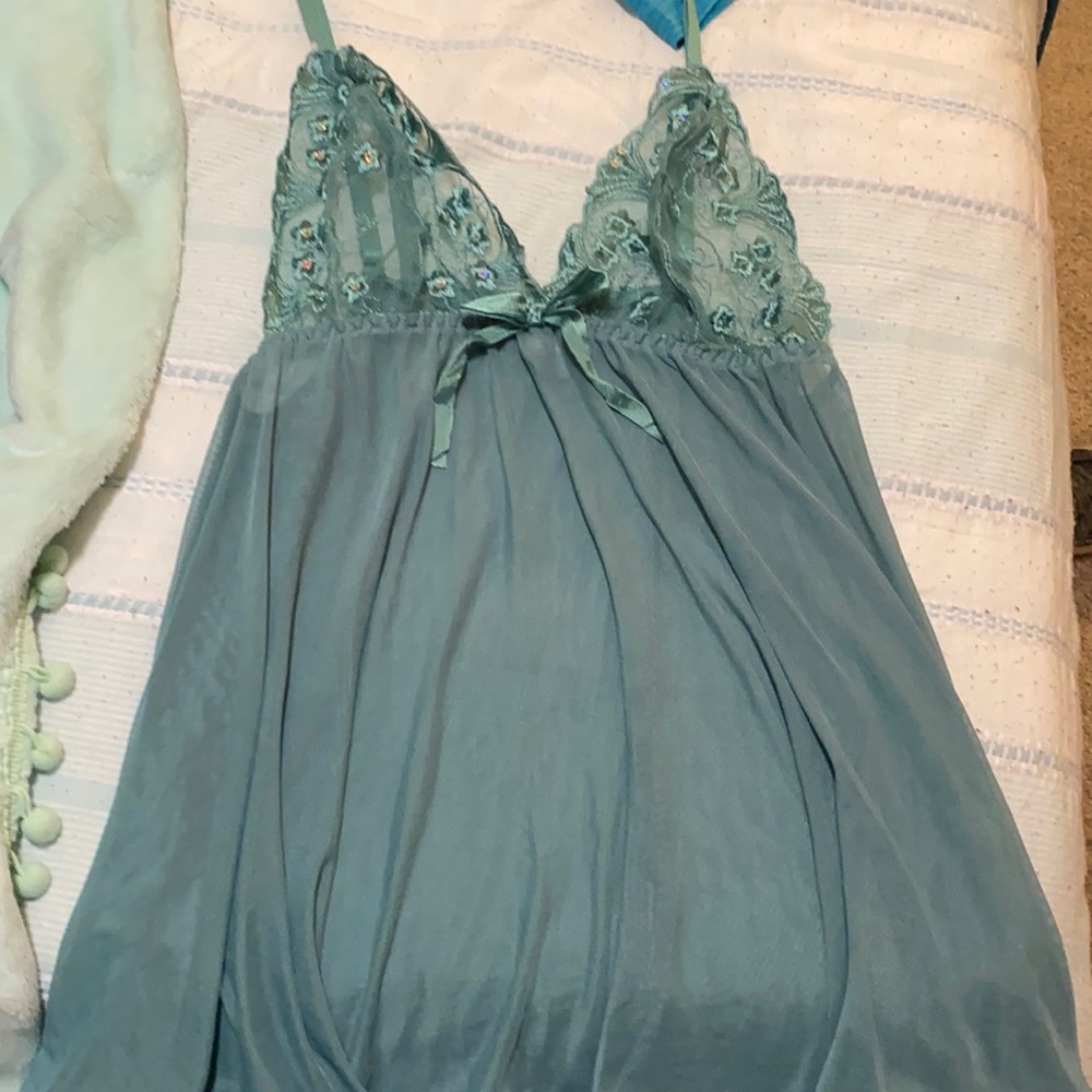 Green Floral Embroidery Chemise